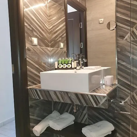 Luxrooms *