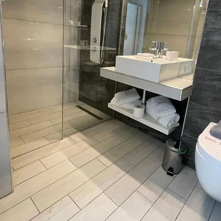 Luxrooms *