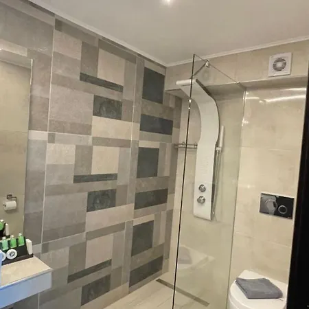 Luxrooms شقة Ofrínion