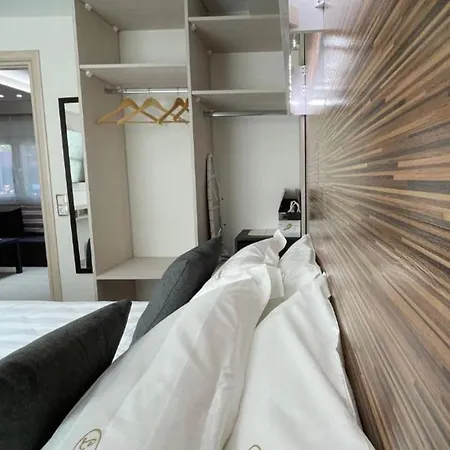 Luxrooms *