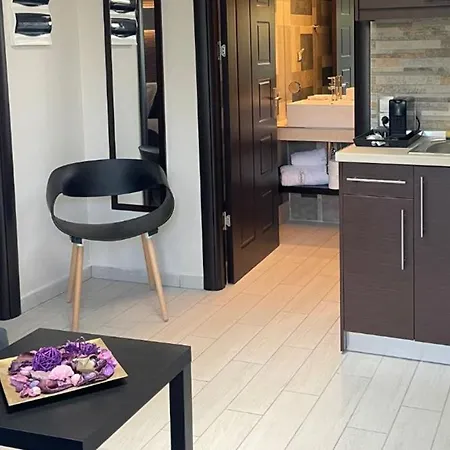 아파트 Luxrooms Ofrínion